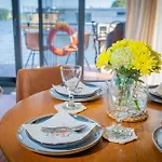 Botel Naturerlebnis Hausboot Frigga Woma *