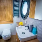 Botel Naturerlebnis Hausboot Frigga Woma *