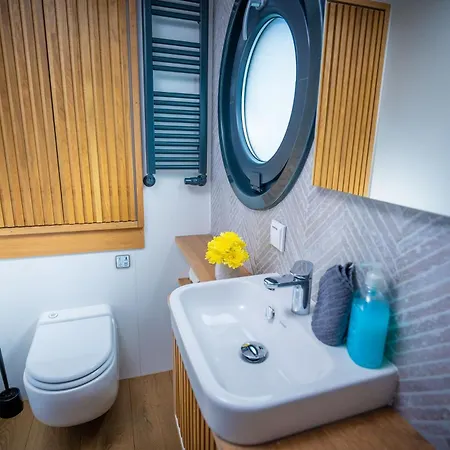 Hotel na wodzie Naturerlebnis Hausboot Frigga Woma *