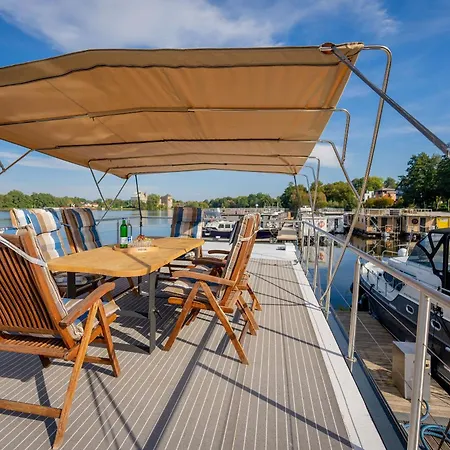Naturerlebnis Hausboot Frigga Woma Hotel na wodzie Fürstenberg-Havel